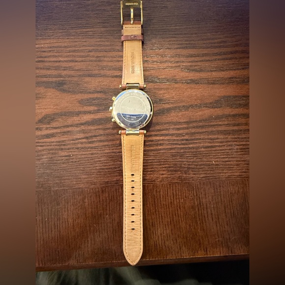 Michael Kors Women’s Watch - leather strap *needs battery - Picture 9 of 12